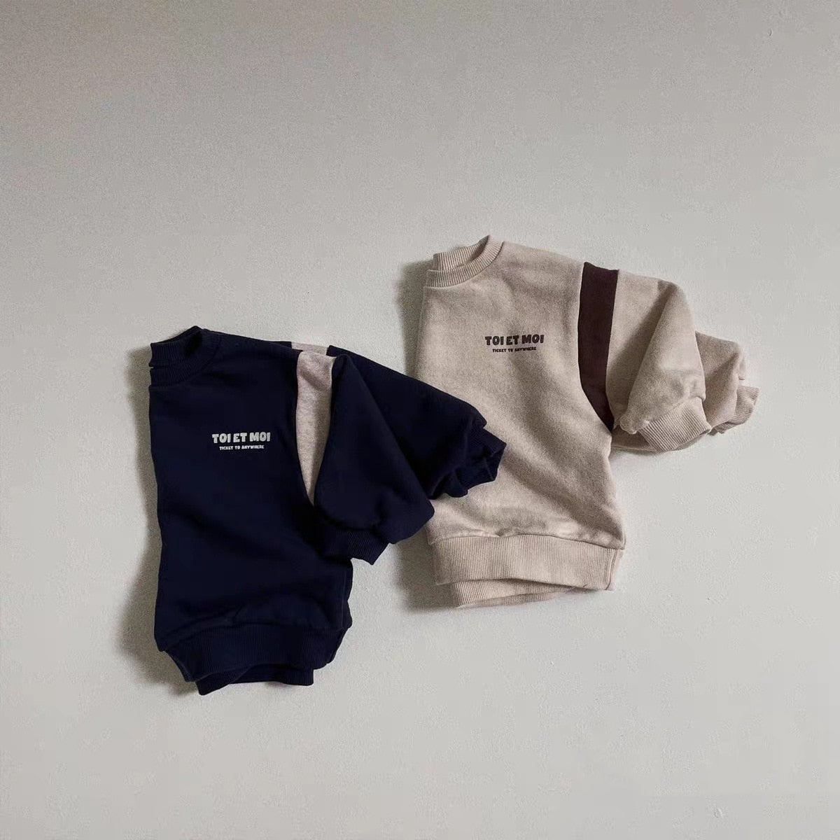 Color-Block Long-Sleeved Sweatshirt