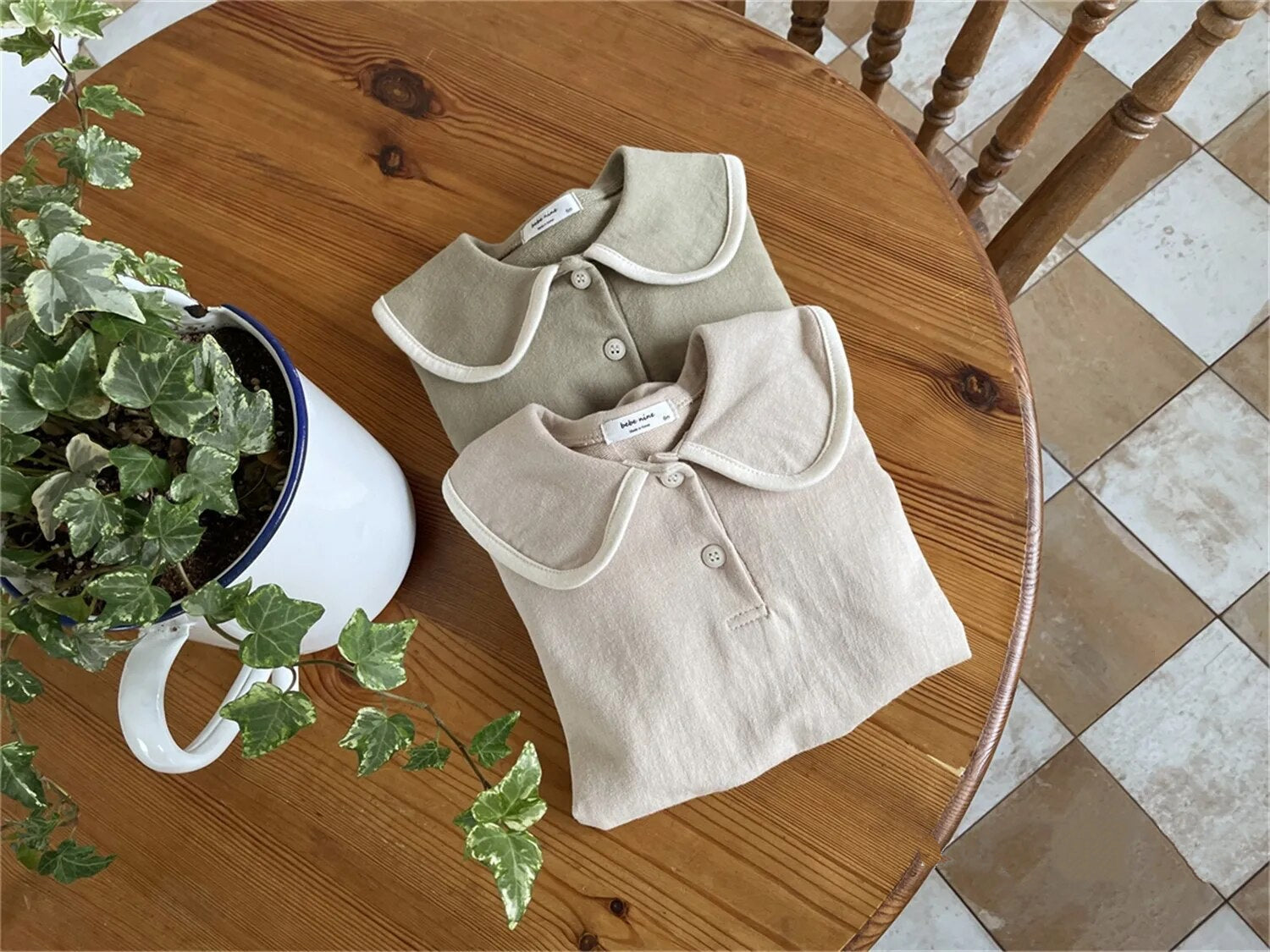 Loose Long-Sleeved Solid Onesie