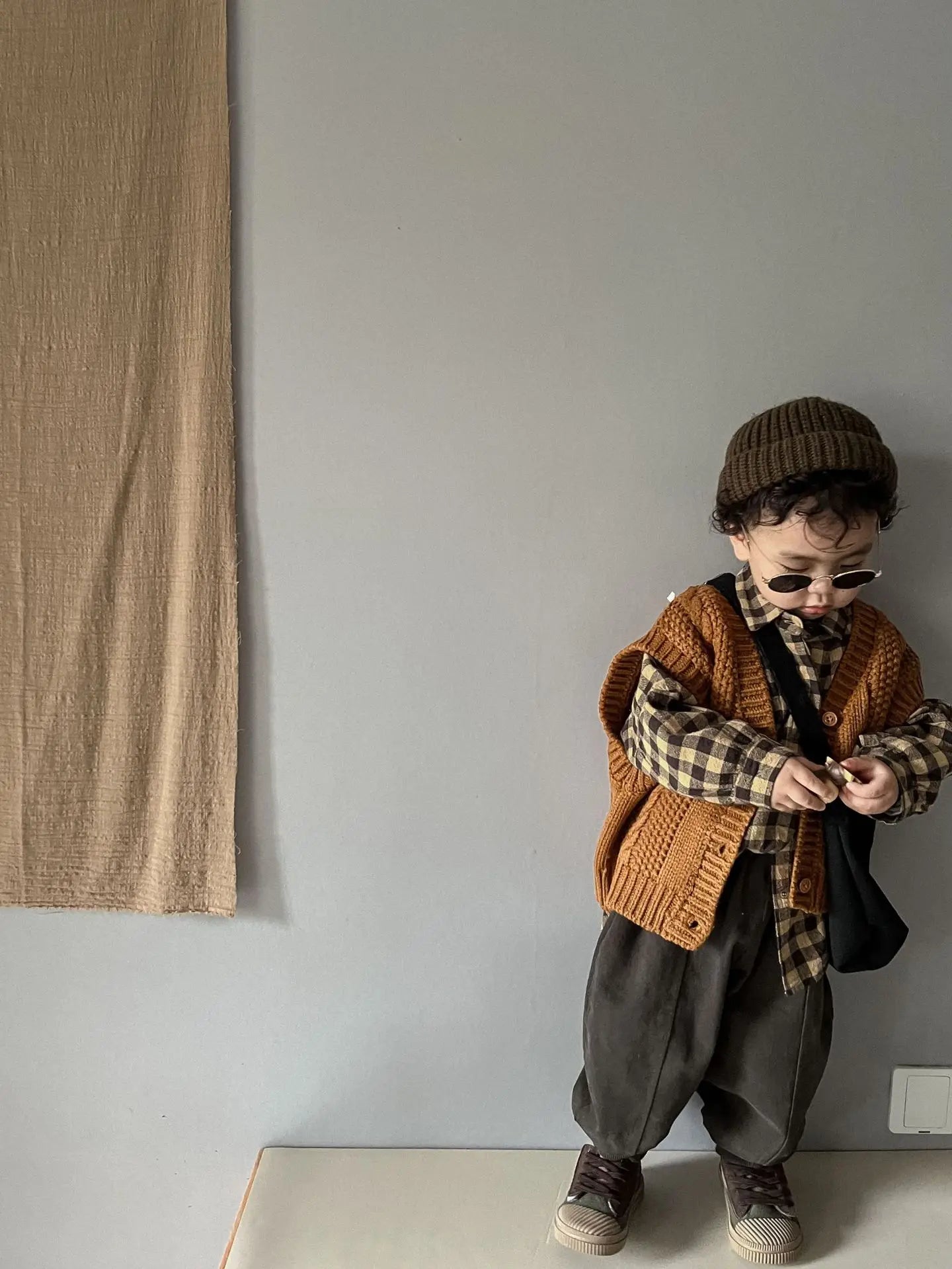 Button-Down V-Neck Sleeveless Cardigan